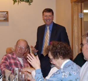 Bob Vander Plaats visits with Oskaloosa residents on February 3, 2011
