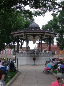 Windjammers Unlimited along with Andrew Glover recreate the "Iowa Brigade Band" on July 15, 2011