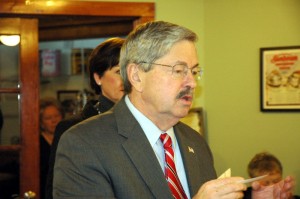 Governor Branstad stopped in Oskaloosa Tuesday afternoon, “The State’s burdensome property taxes, and his solution to stave off the $2.3 billion property tax increase that looms for Iowa in the next 8 years.”