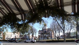 Downtown Oskaloosa prepares for the Christmas Season.