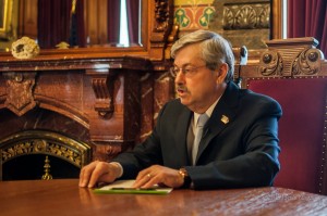 Iowa Governor Terry Branstad talks about his Healthy Iowa Plan (photo by Ginger Allsup)