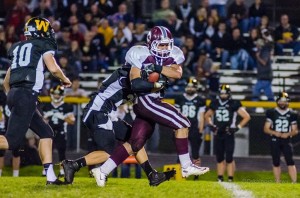 The Oskaloosa Indians claimed their fifth victory in a row over Winterset on Friday night.