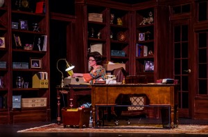 Rebecca McGraw commands the stage as Ann Landers in 'The Lady With All The Answers'