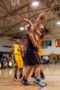 Jessie Kreuser (Sr., Mendota Heights, Minn., Physical Education) scored 13 first-half points en route to a game-best 22 points.