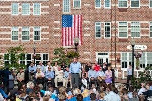 Former Florida Governor Jeb Bush address a crowd of nearly 500 people in Pella this past week. (photo by Oskaloosa News)