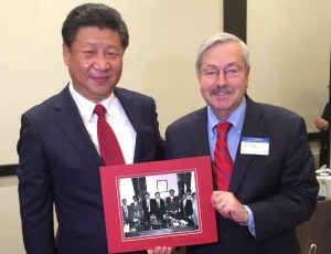 Gov Branstad and President Xi (submitted photo)