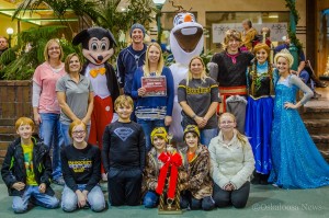 “Judges Choice” winner at the 2015 Oskaloosa Main Street Lighted Christmas Parade – DeJong Greenhouse 