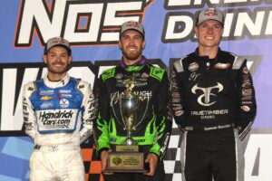 Carson Macedo won Thursday's Knoxville Nationals Prelim over Kyle Larson (L) and Spencer Bayston (R)