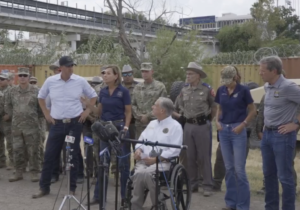  Iowa Gov. Kim Reynolds speaks at a press conference in Eagle Pass, Texas along the U.S.-Mexico border Aug. 21, 2023. (Screenshot via the Office of the Governor Greg Abbott livestream)