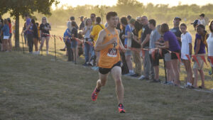 lthough it was a departure from the usual distance, the William Penn men's cross country team performed well as it opened the season at the Corridor Clash Friday.