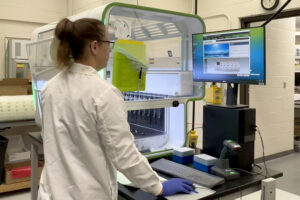  The ISU Veterinary Diagnostic Laboratory tests samples from animals for viruses such as avian influenza. (Photo courtesy of Iowa State University Veterinary Diagnostic Laboratory)