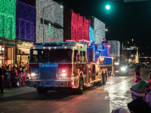 the 2024 Oskaloosa Lighted Christmas Parade (photo by Oskaloosa Main Street)