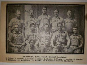 Oskaloosa Quakers baseball team picture. (archive image)