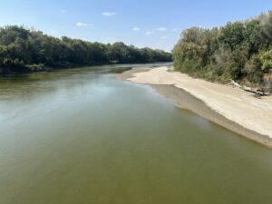  The Raccoon River near Walnut Woods State Park in West Des Moines on Oct. 2, 2025. (Photo by Cami Koons/Iowa Capital Dispatch) 
