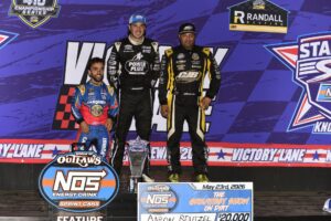 Aaron Reutzel topped Donny Schatz (R) and Rico Abreu (L) at Saturday's $20,000 Stars & Stripes Salute at Knoxville Raceway (Mark Funderburk Photo)