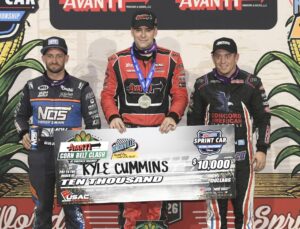 Kyle Cummins bested Justin Grant (L) and Brady Bacon (R) for $10,000 Friday in the Avanti Windows & Doors Corn Belt Clash at Knoxville Raceway (Paul Arch Photo)